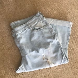 Destructed crop skinny jeans
